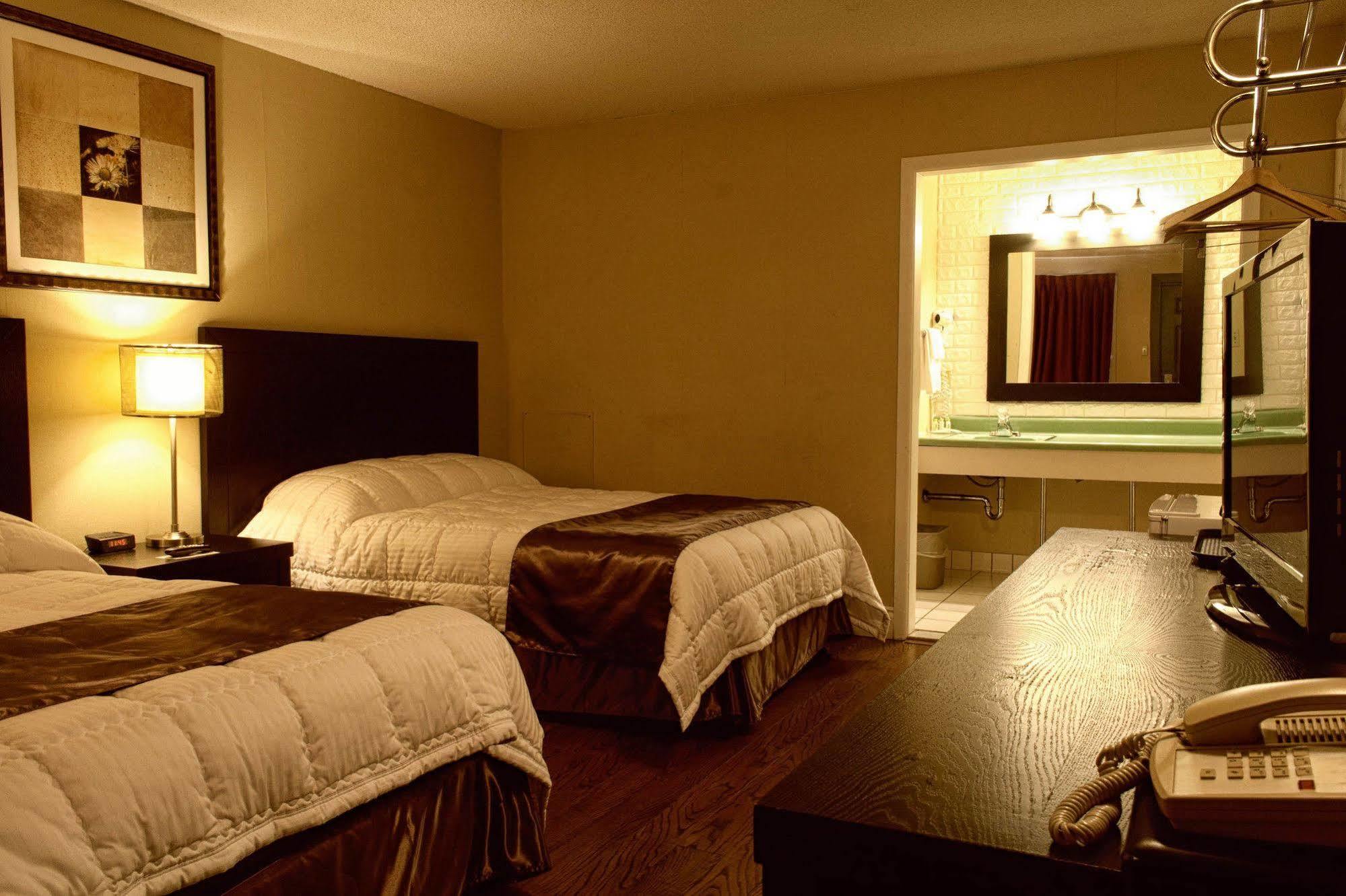 Hotel Moncton Exterior photo